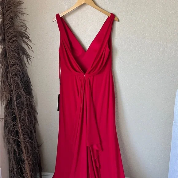 NWT Mac Duggal Red v neck gathered back gown 12336 - Picture 11 of 13